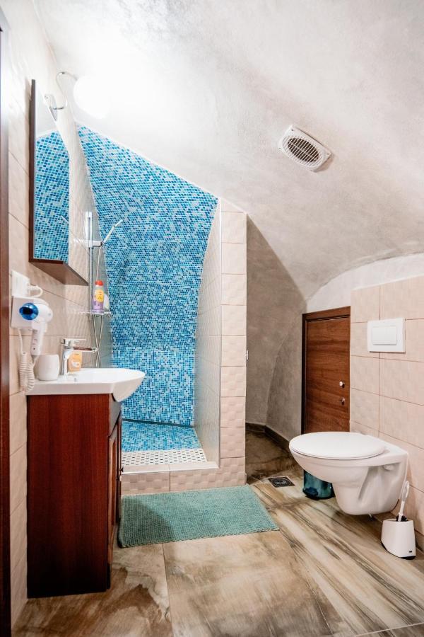 Montana Garden Hotell Răşinari Exteriör bild